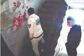 借亲戚钱老是向你要账,这事儿在很多人身上都发生过。有时候,借钱给亲戚本是一件好事,但要是借出去的钱总是要账要得让人头疼,那就让人挺无奈的。今天,咱们就来聊聊这个话题,看看怎么才能在借钱给亲戚的时候,既不伤感情,又能避免要账的尴尬。 借亲戚钱老是向你要账,这事儿在很多人身上都发生过。有时候,借钱给亲戚本是一件好事,但要是借出去的钱总是要账要得让人头疼,那就让人挺无奈的。今天,咱们就来聊聊这个话题,看看怎么才能在借钱给亲戚的时候,既不伤感情,又能避免要账的尴尬。